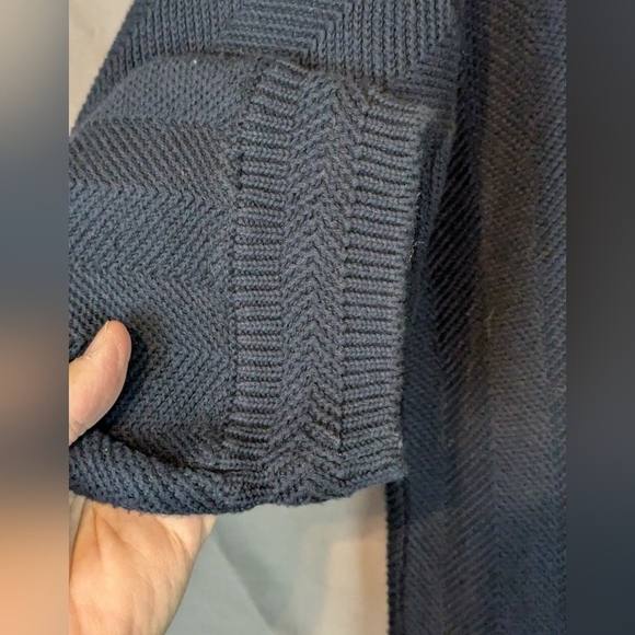 Chaps size large hand framed crew neck sweater in navy and red - Picture 7 of 10